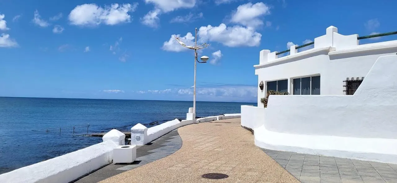 Loro Verde Playa Honda  0*, Playa Honda (Lanzarote) España